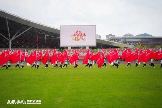 据英国媒体《太阳报》透露，曼联有意在明夏引进曼城中场卡尔文-菲利普斯。